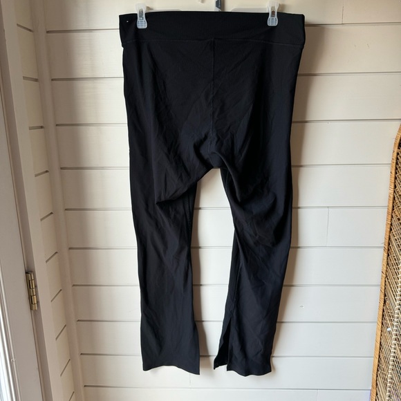 Old Navy Split Hem Leggings - Picture 2 of 5